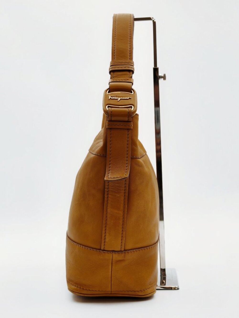 Salvatore Ferragamo Tan Leather Gancini Shoulder Hobo Bag Gold Hardware Italy - Picture 5 of 14